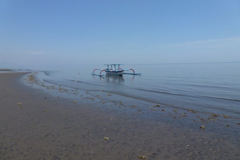Indonesien Strandspaziergang Lovina Bali