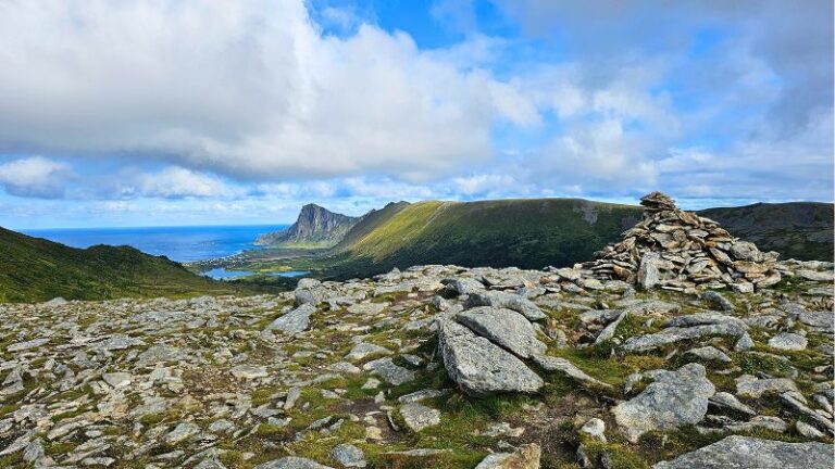 Andøya – Leuchttürme, Regen und ein Gipfel über dem Meer